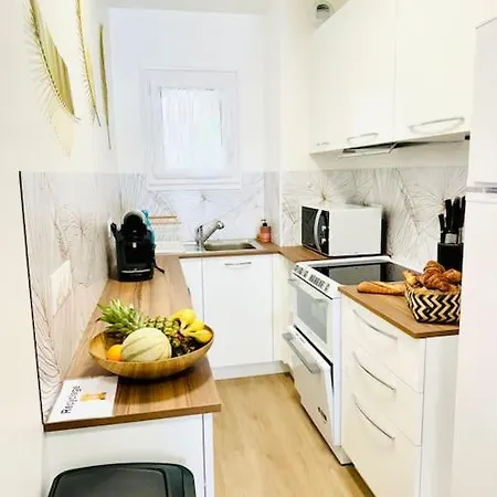 아파트 Un Nid Au Marche A *