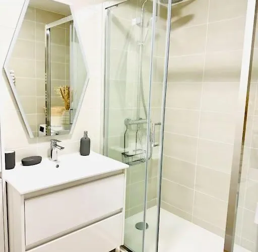 Un Nid Au Marche A Apartment *