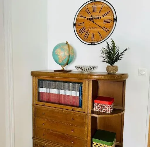 Un Nid Au Marche A Apartment *